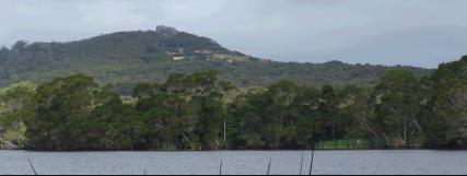 Lake Byleveld and petrified forest - 9Kb