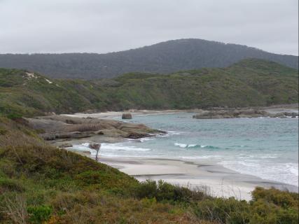Across Waterfall beach to east II - MF01.jpg - 39Kb