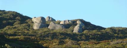 Rocks on ridge - 16Kb