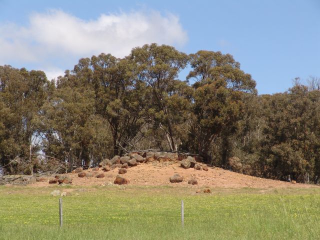 Rocky outcrop II - 66Kb